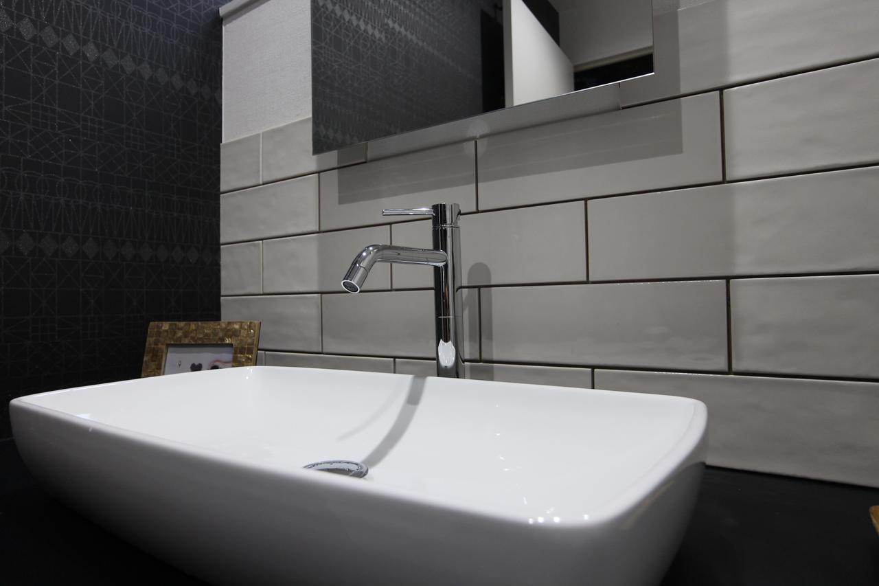 Sekai Hotel Tsuki Ōsaka Extérieur photo